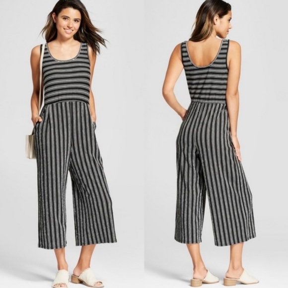 Xhilaration Pants - Cropped wide leg striped jumpsuit